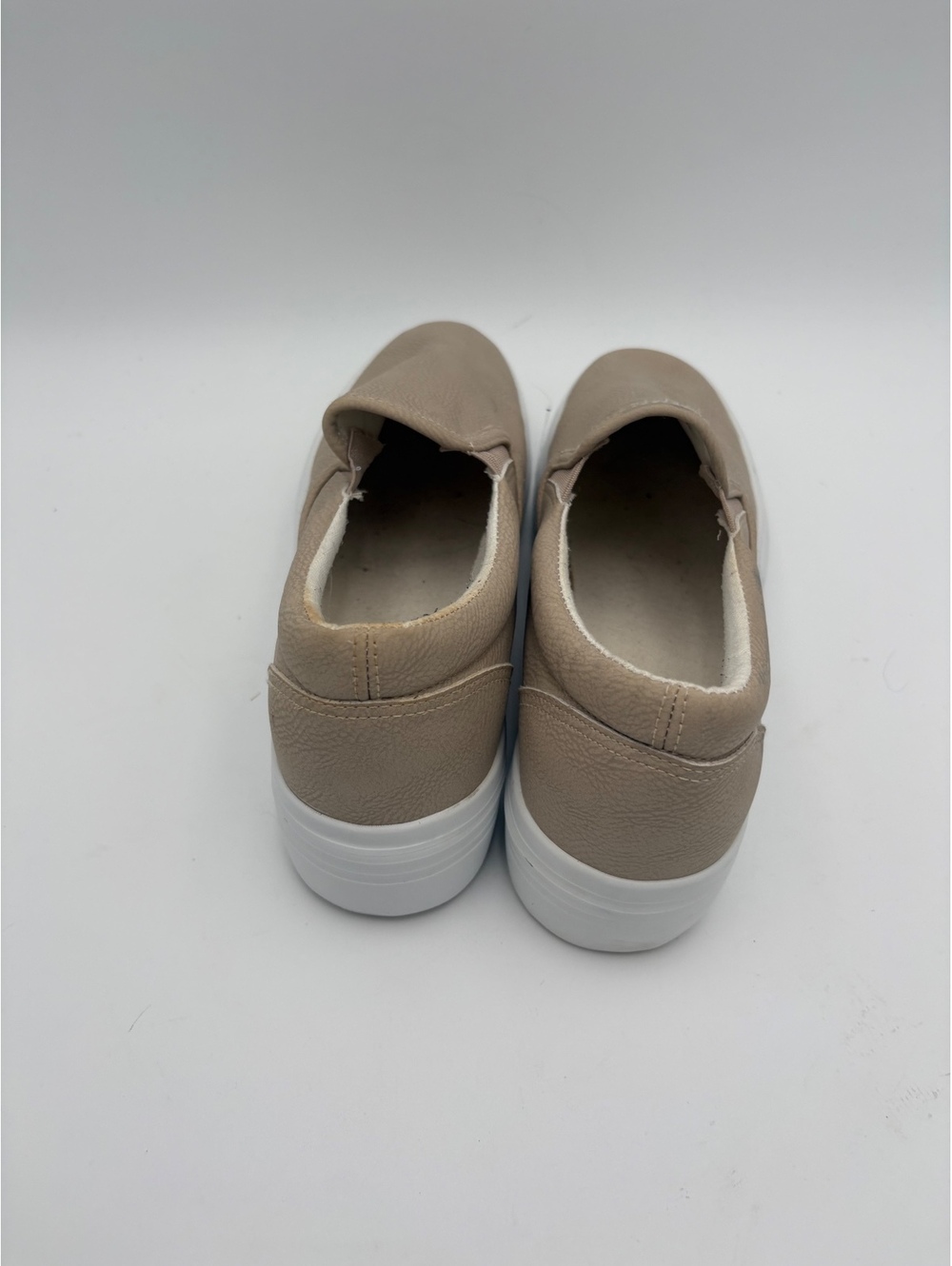 Comfort Every Step Womans 9 Slip-On Casual Shoes in Beige with White Sole - Picture 6 of 9